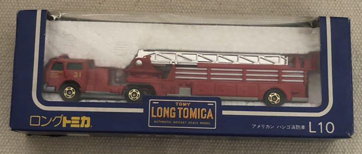 Long Tomica American ladder fire engine TOMY SCALE: 1/110