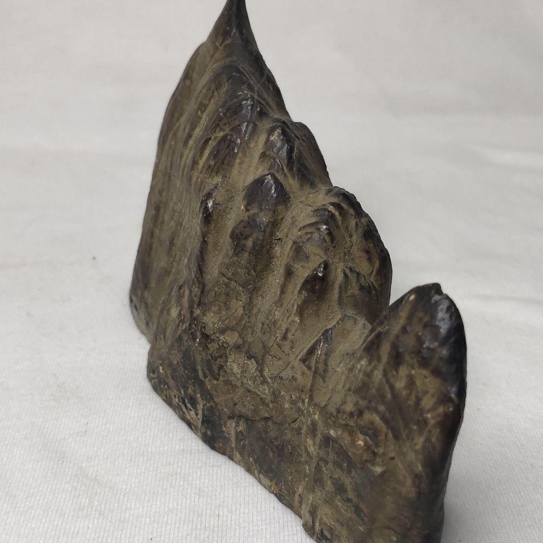 Natural stone spiritual wall stone figurine bonsai mountain range stone