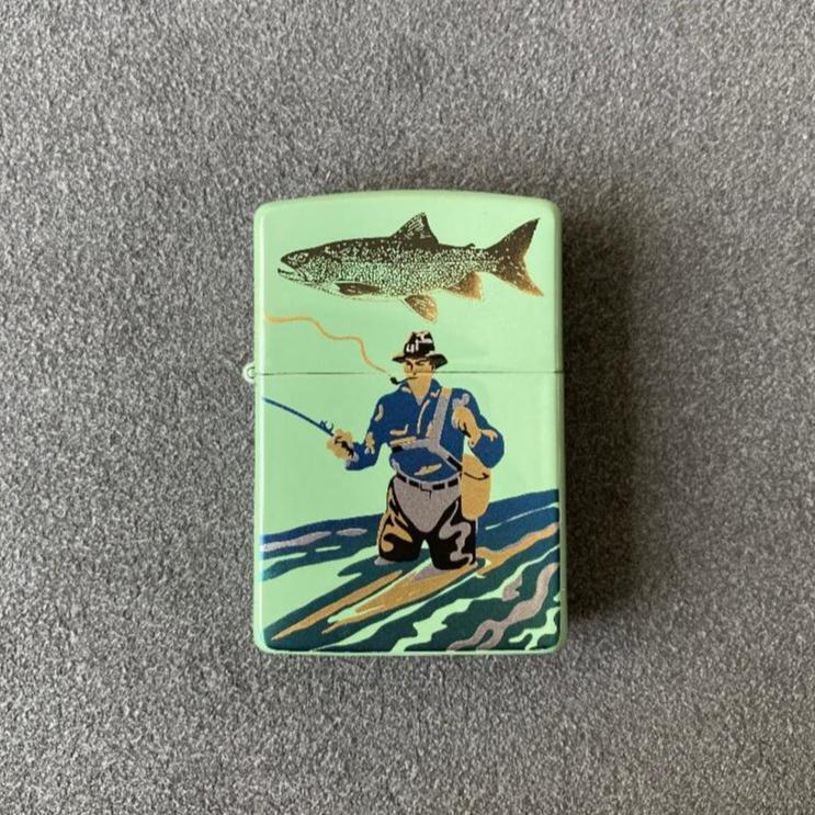 As is for Parts 1992  Zippo Lacquered Fisherman Green Unused　without box