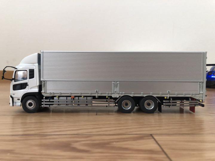 Kyosho UD Trucks Quon 1/43 minicar Quon