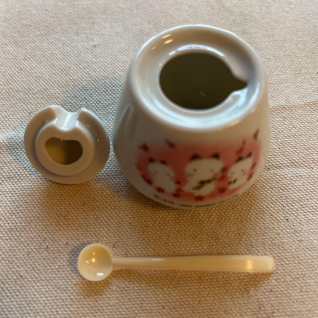 Mellow tune seasoning container