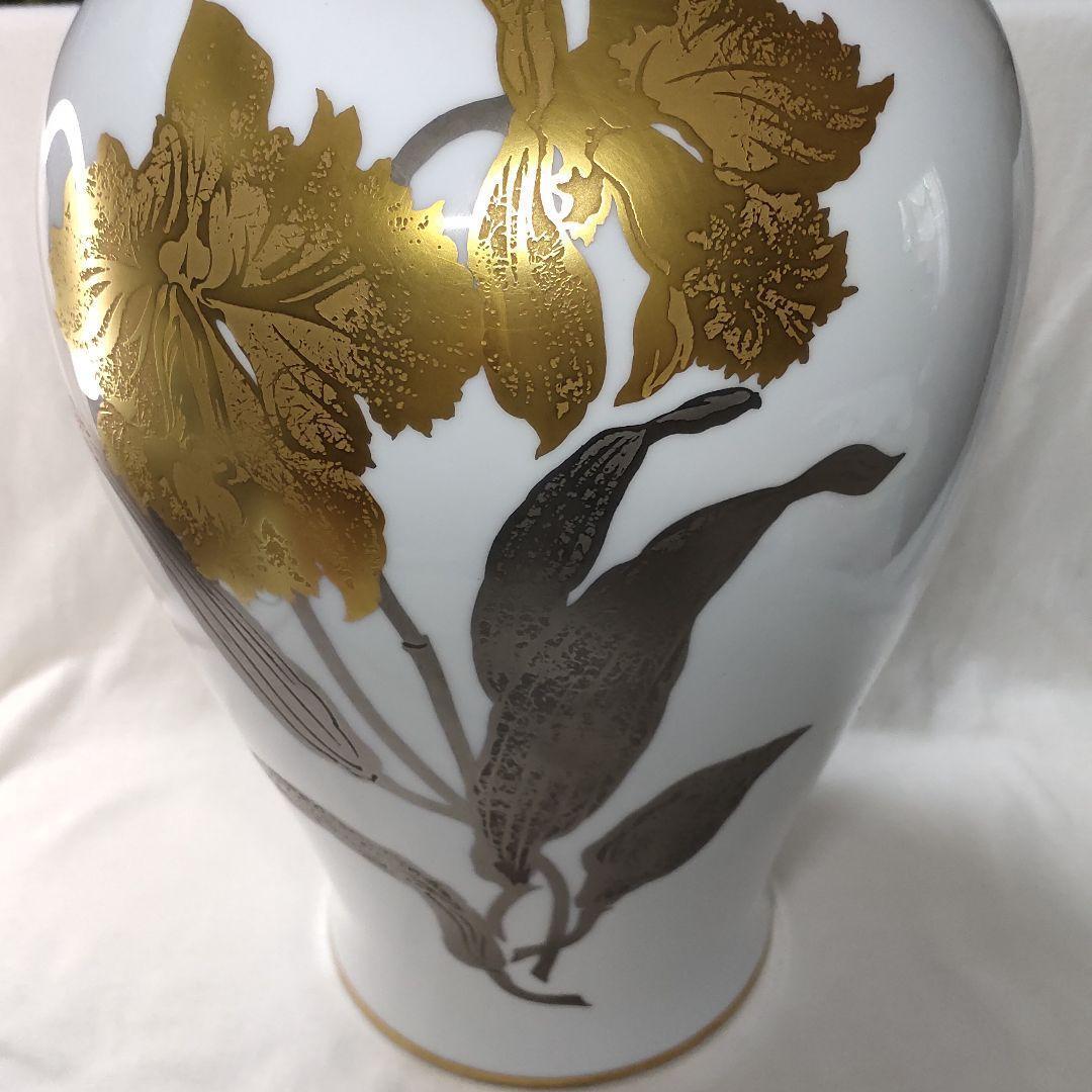 Okura Art China Vase Gold Eclipse Cattleya Gold and Silver Aya Co-box Rare