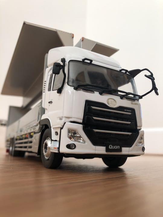 Kyosho UD Trucks Quon 1/43 minicar Quon