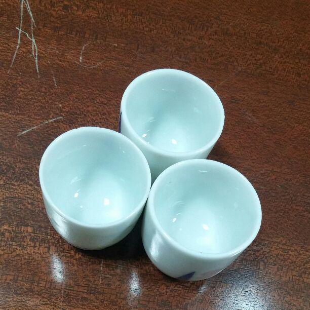 Tableware of the old days 3 sake cups irregular retro antique seal Ochoko Eiraku