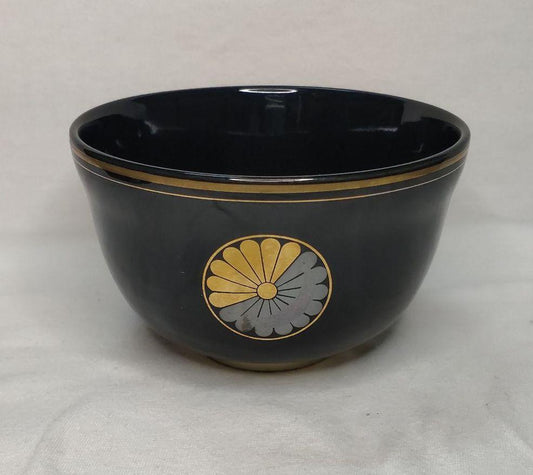 Tea utensils Tea bowl Black glaze Family crest Eika product