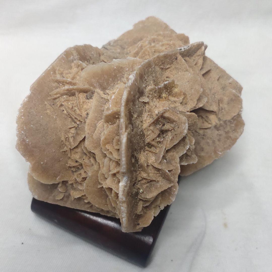 Desert rose Desert rose Rough stone Rosewood figurine with stand Natural stone