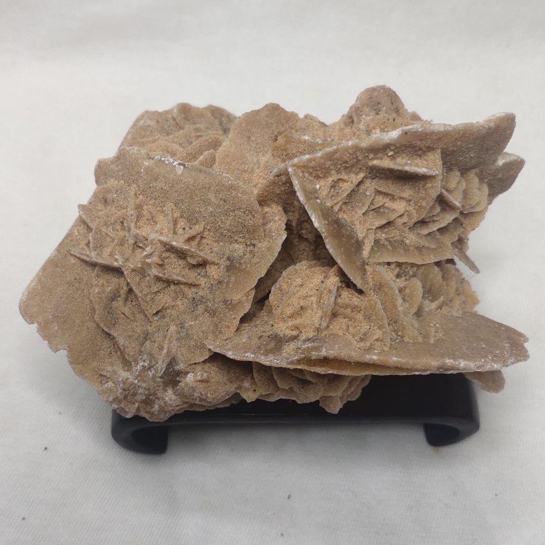 Desert rose Desert rose Rough stone Rosewood figurine with stand Natural stone