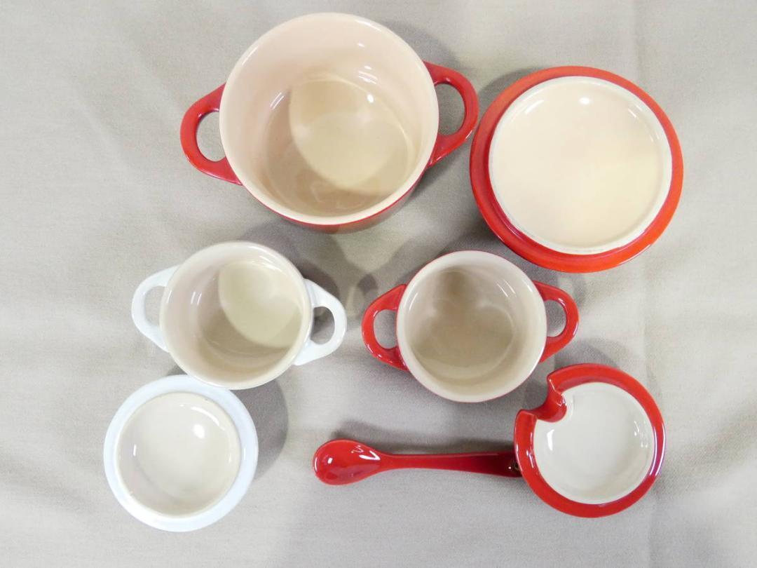 LE CREUSET 11 sets Lamb Quan d'Amour/Pair Petite Cocotte etc.