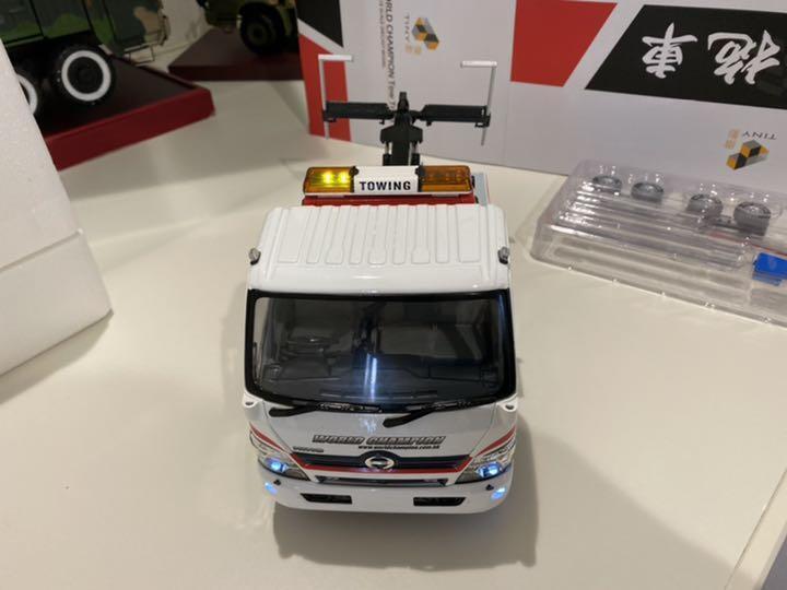 TINY minicar Hino Hino 300 wrecker 1/18 diecast