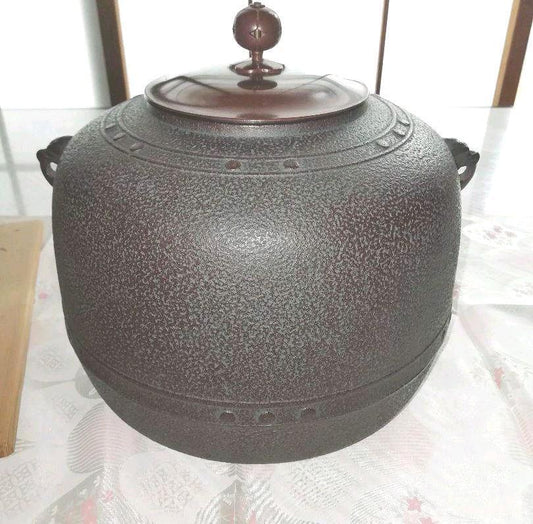Tea utensils furnace kettle Bandaiya [by Kiyomitsu Sato] tea kettle with box