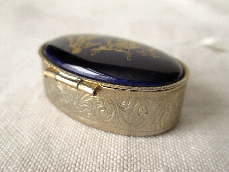 [Free Shipping] Rococo Pill Case Flea Market, France Brocant 66061