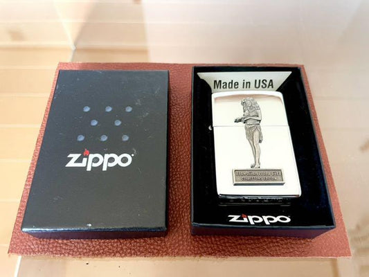 As is For Parts zipp Zippo Hawaiian Hula Girl Made in 1994 Unused item