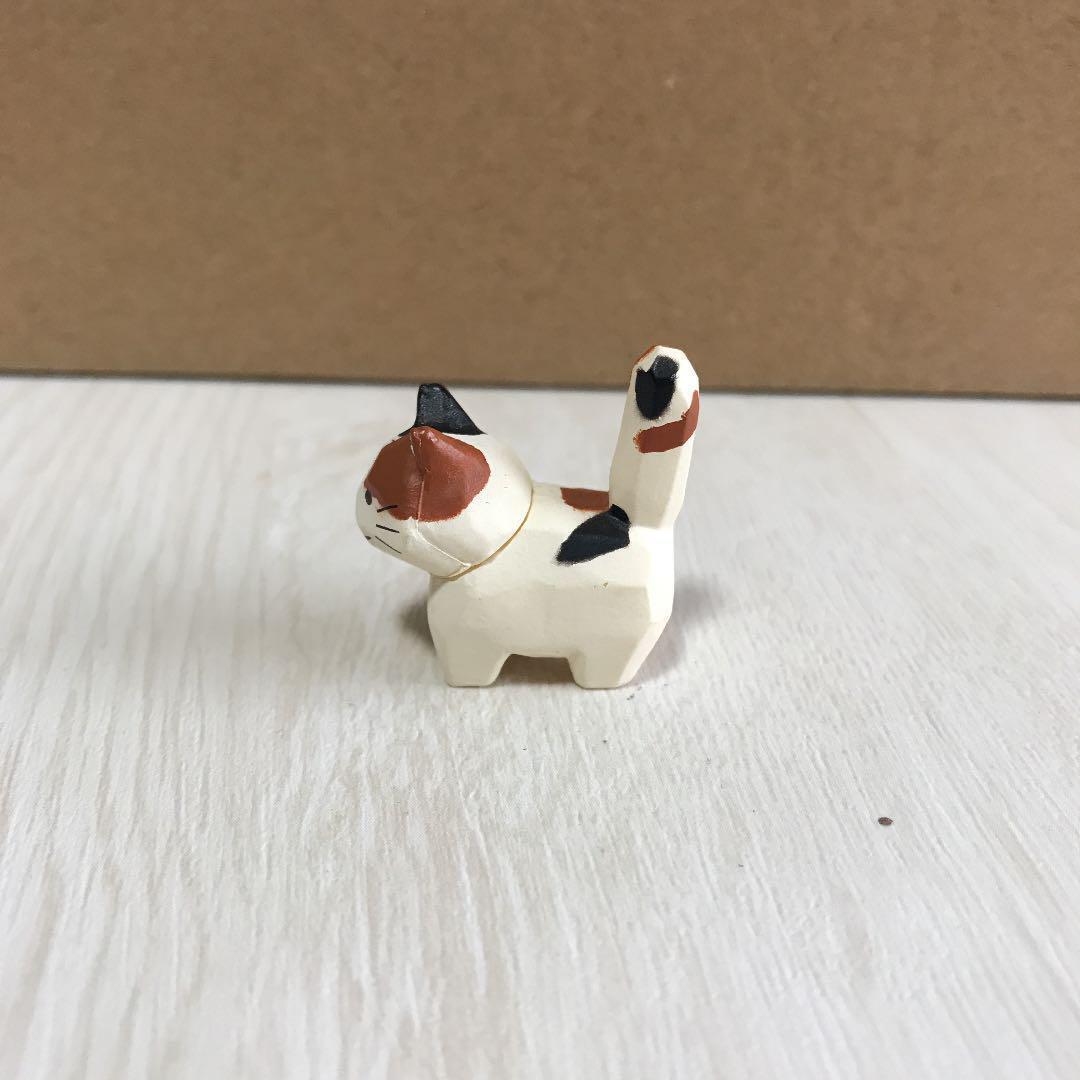 Wood carving animals