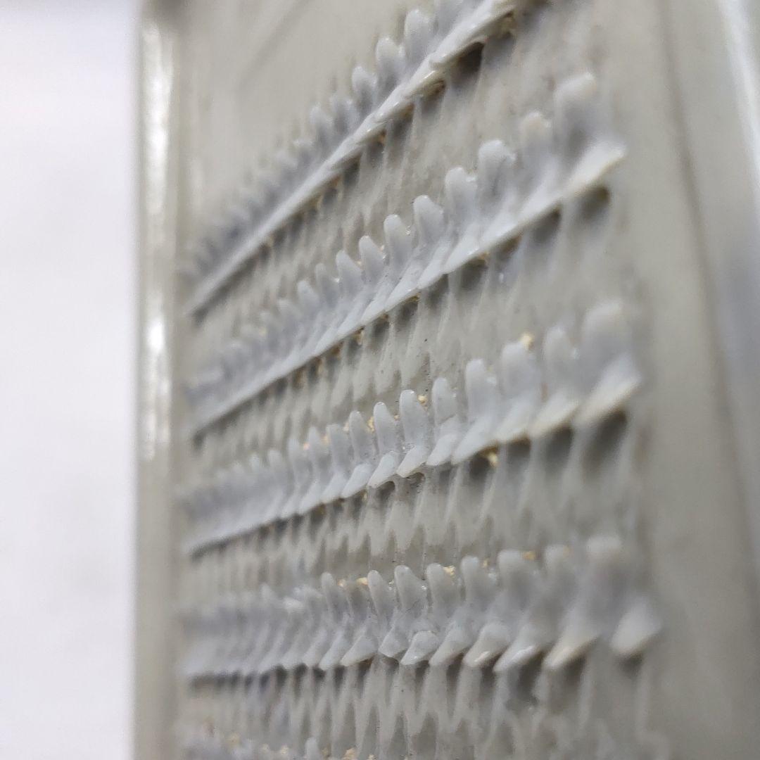 Grater Showa Retro Wartime Pottery  Collector's Release