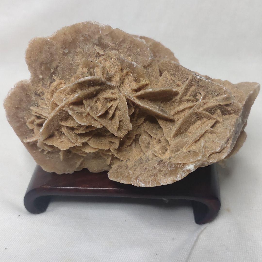 Desert rose Desert rose Rough stone Rosewood figurine with stand Natural stone