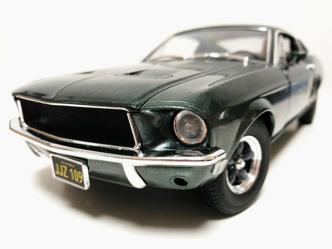 GL/'68 Ford Mustang Mustang 1/18 with figure