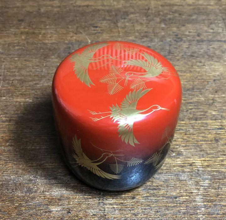 Nakamura Muneyo's work Kaga Makie, Matsukutsuru, lacquer