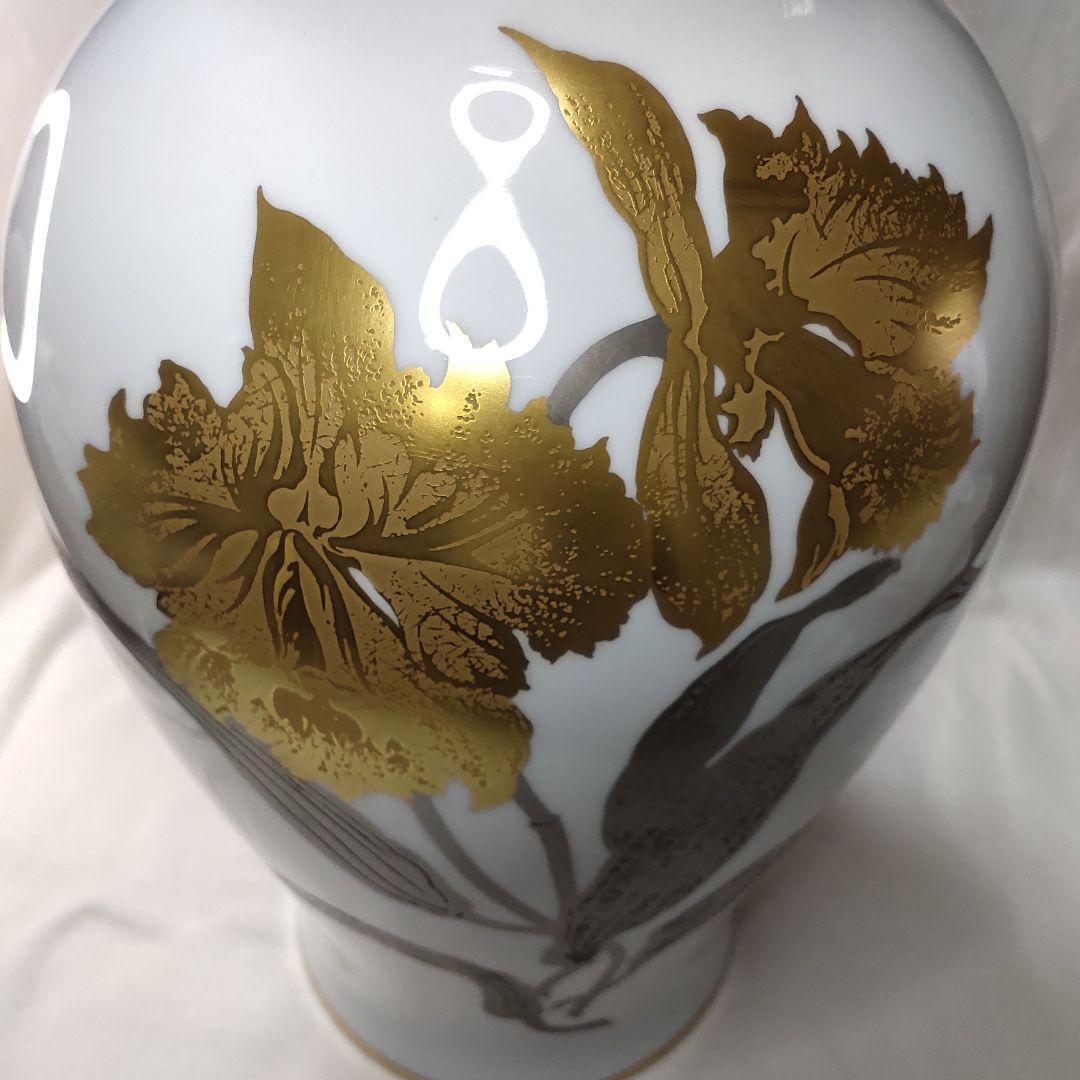 Okura Art China Vase Gold Eclipse Cattleya Gold and Silver Aya Co-box Rare