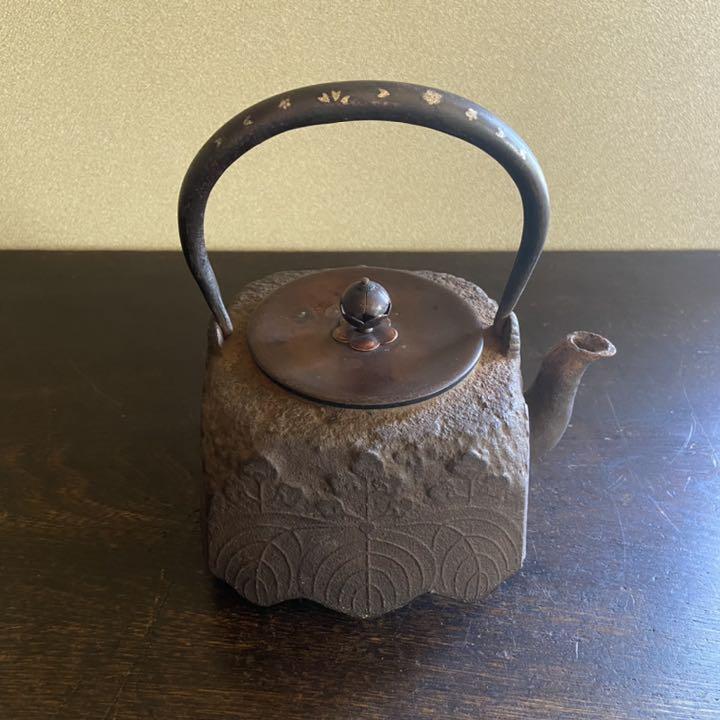 Iron kettle paulownia crest square inlay tea ceremony
