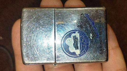 As is for parts ZIPPO lighter kitte hawk silver without box