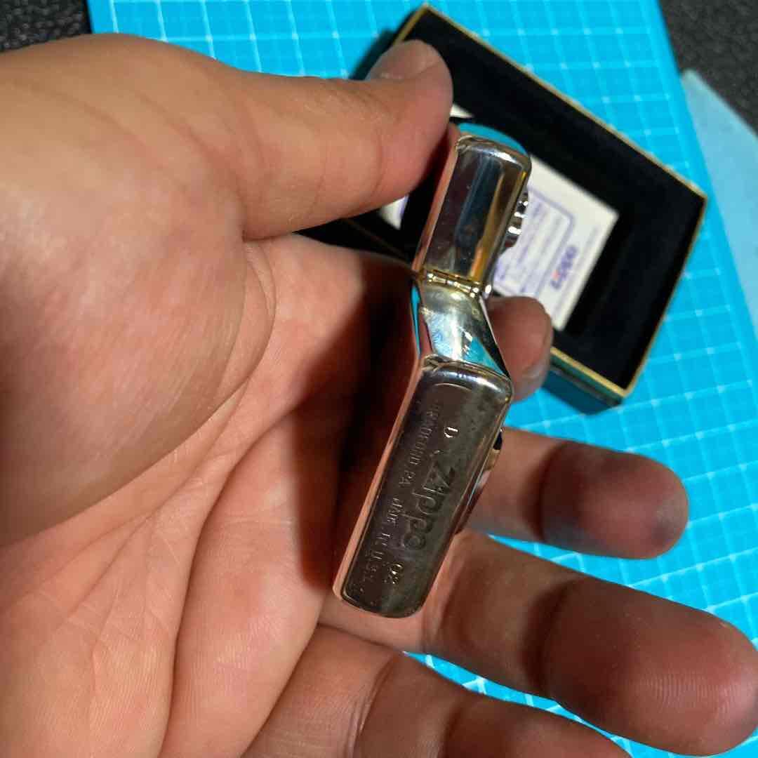 As is for parts Final price zippo limited edition PALUN junk stain oil lighter