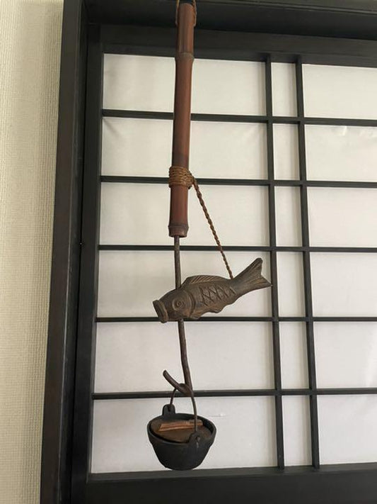 Jizai Kagi  hook interior