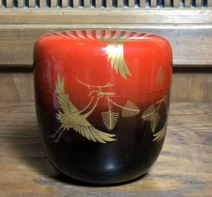 Nakamura Muneyo's work Kaga Makie, Matsukutsuru, lacquer