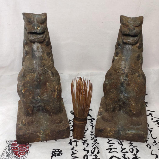 Chinese antiques 2 iron lions Gate lion Feng Shui goods Magical casting