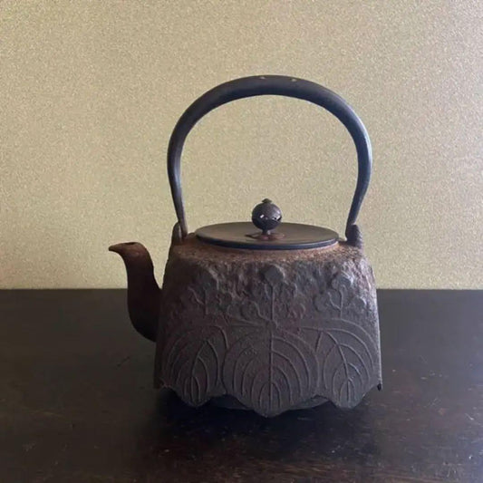 Iron kettle paulownia crest square inlay tea ceremony