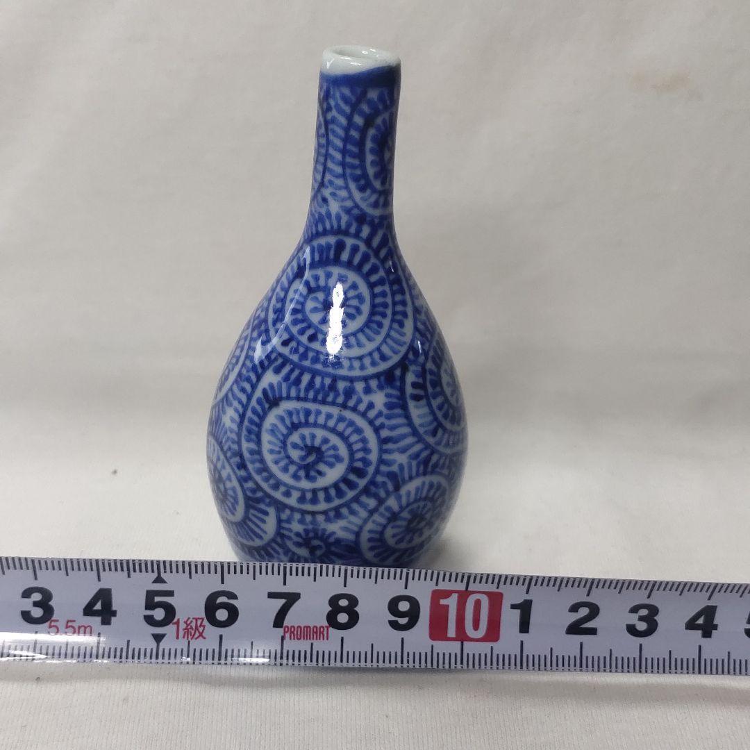 Koimari ware dyed arabesque single-flowered antiques from the old house