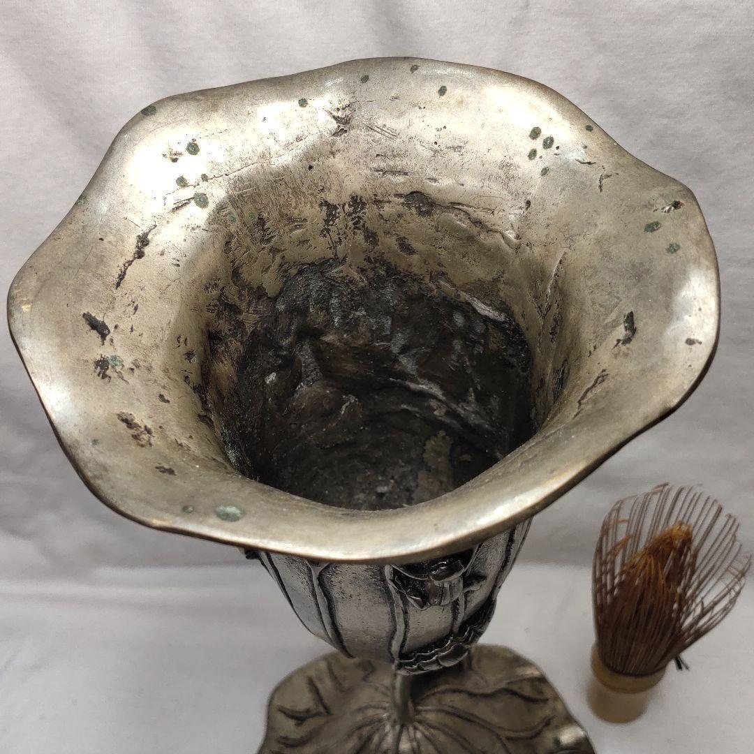 Buddhist art Tibetan Buddhist flooding device white bronze lotus
