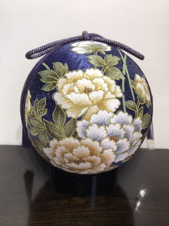 Temari Interior decoration Silver crane x peony on purple background