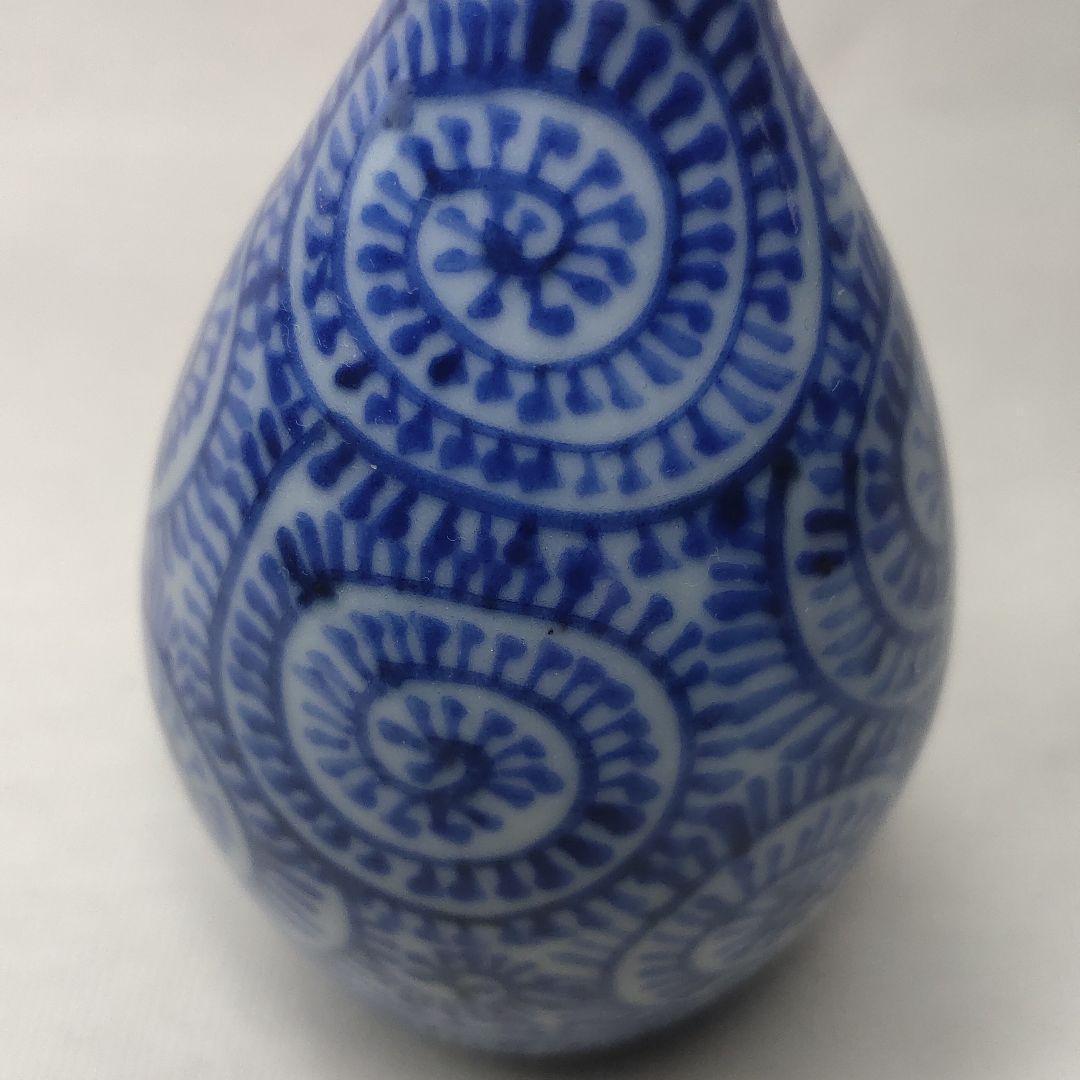 Koimari ware dyed arabesque single-flowered antiques from the old house