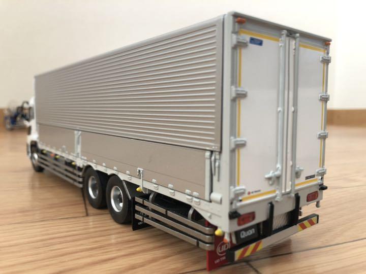 Kyosho UD Trucks Quon 1/43 minicar Quon