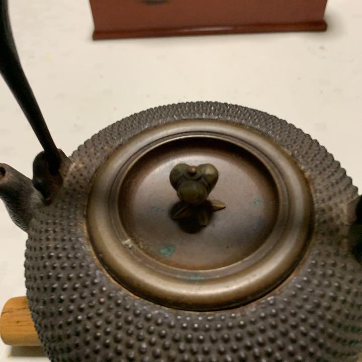 We have reduced  iron kettle.