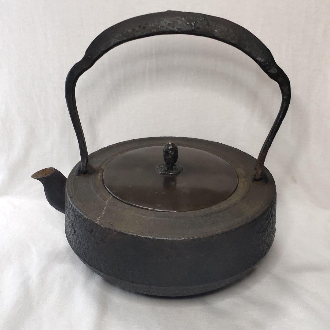 Tea utensils Iron kettle Nanbu Tekki Hobundo Copper lid Insect-eating