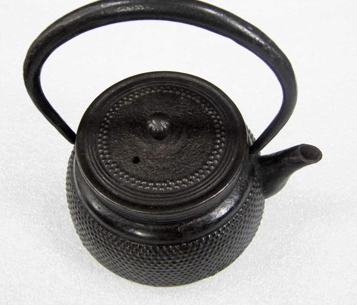 Nanbu Tekki 8 0.3L storage Japanese Antiques