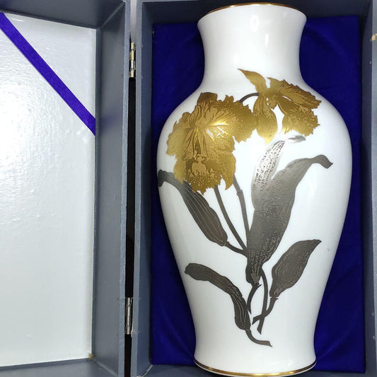 Okura Art China Vase Gold Eclipse Cattleya Gold and Silver Aya Co-box Rare