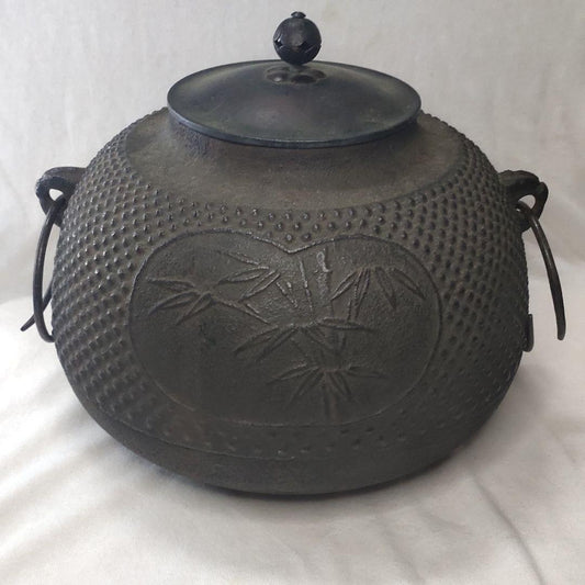 Tea utensils Arare iron pot Bamboo and plum design