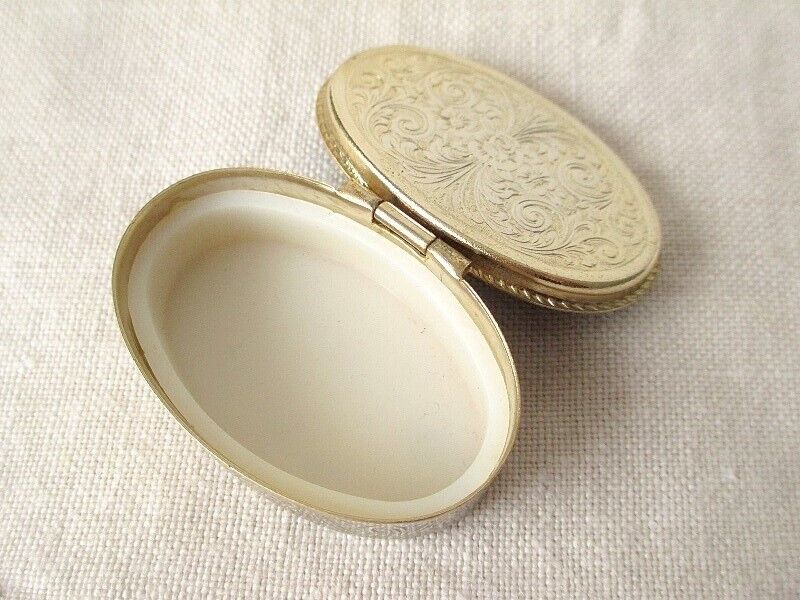 [Free Shipping] Rococo Pill Case Flea Market, France Brocant 66061