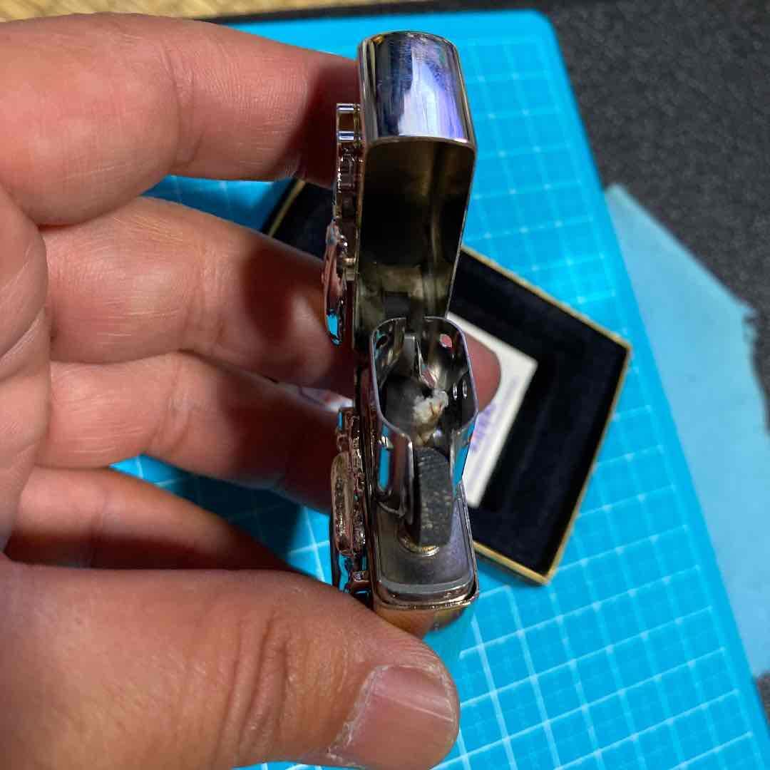 As is for parts Final price zippo limited edition PALUN junk stain oil lighter