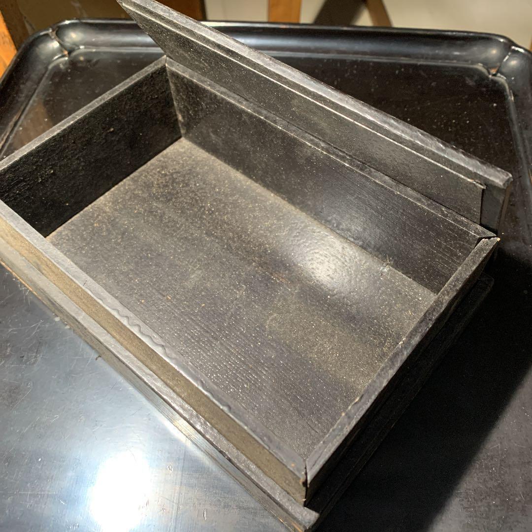 Lacquerware lunch box