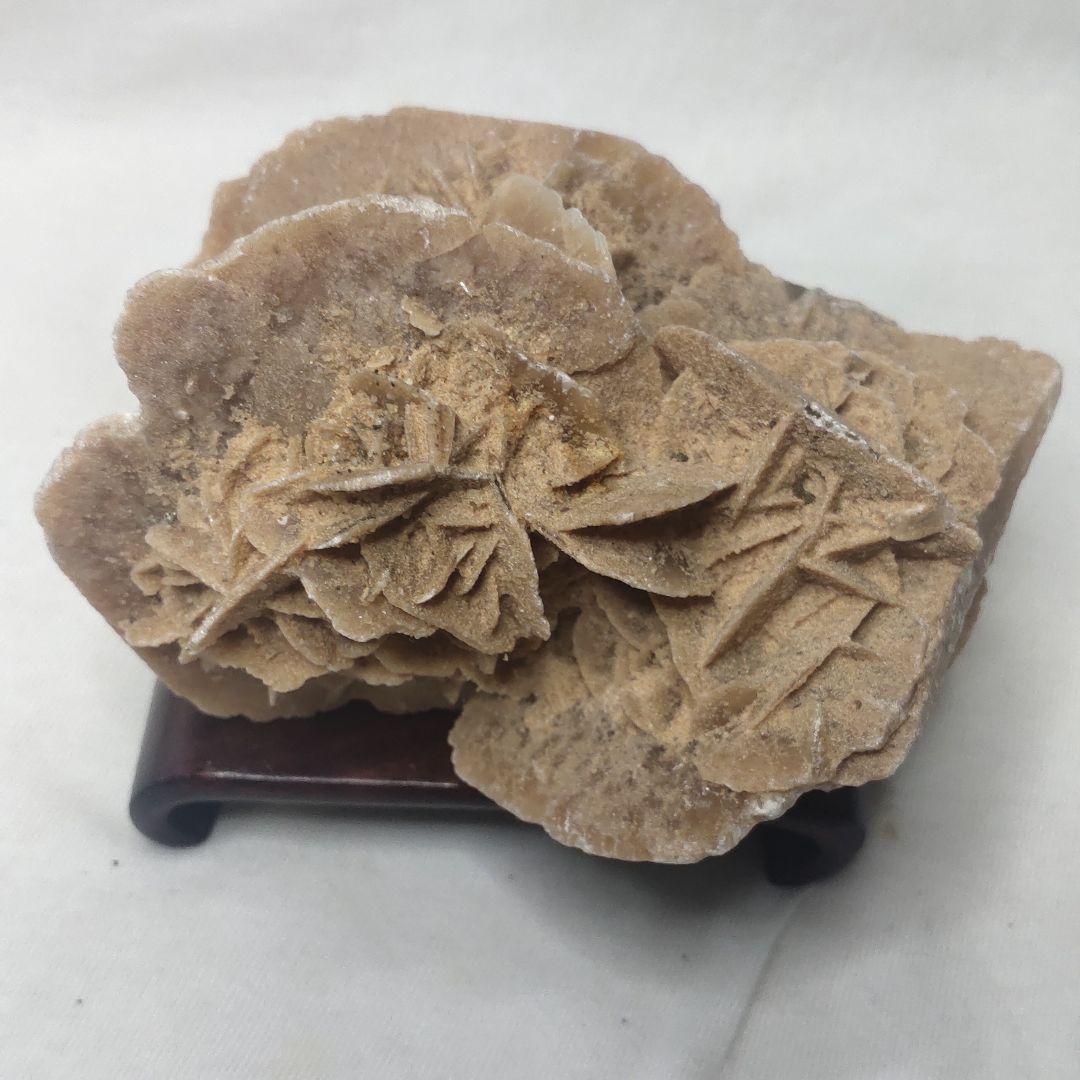 Desert rose Desert rose Rough stone Rosewood figurine with stand Natural stone
