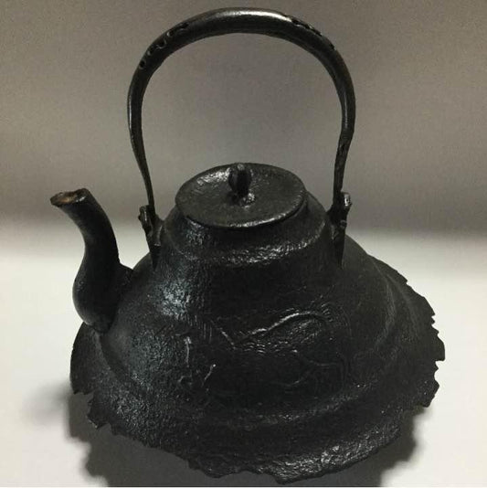 Teapot Tea Kettle Tatsubin iron kettle  horse pattern
