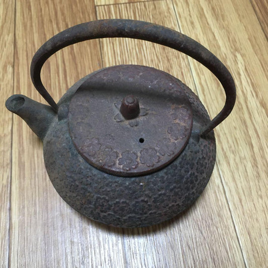 1005 ironware iron kettle small flower cherry plum miniature 2