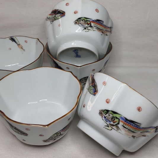 13th Kakiemon Kobachi Living National Treasure Muddy Hand Fish Hand