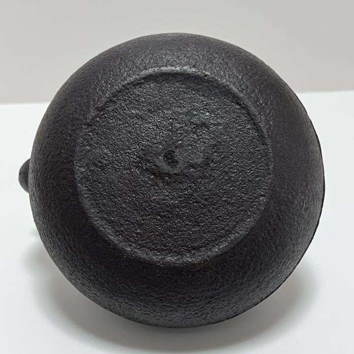 Ryubundo-zukuri Iron kettle Copper lid Jidai iron kettle Jidaimono