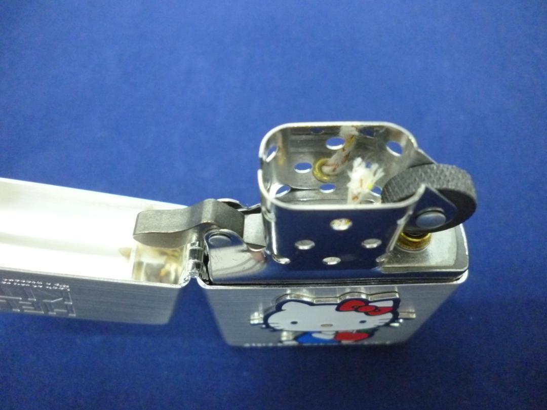 As is for parts ZIPPOライター　ハローキティ　シルバー　アクリルケース