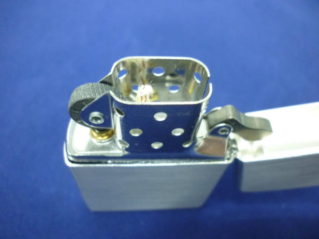 As is for parts ZIPPOライター　ハローキティ　シルバー　アクリルケース
